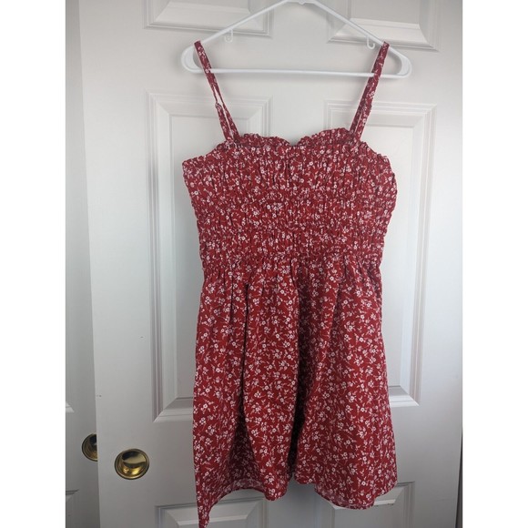 Wild Fable Women's Smocked Dress Sz Medium Red Floral Adjustable Strap NWT - Picture 2 of 10